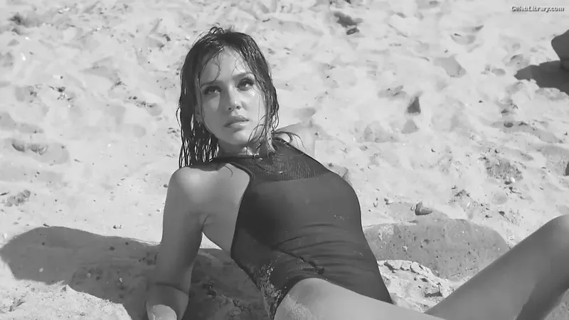 Jessica Alba photo 15 of 1748
