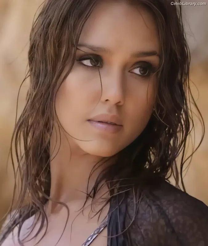 Jessica Alba photo 10 of 1748
