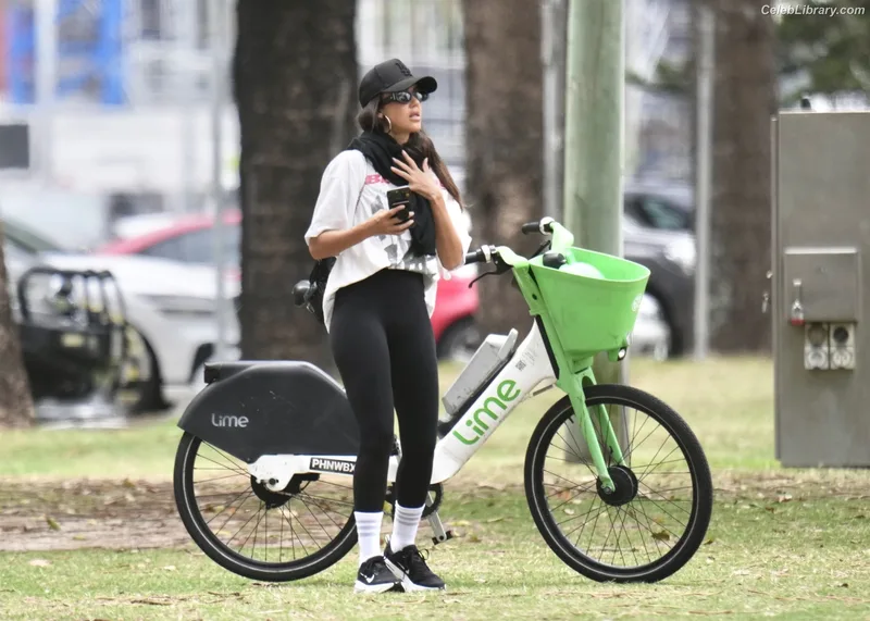 Jessica Alba photo 20 of 1748