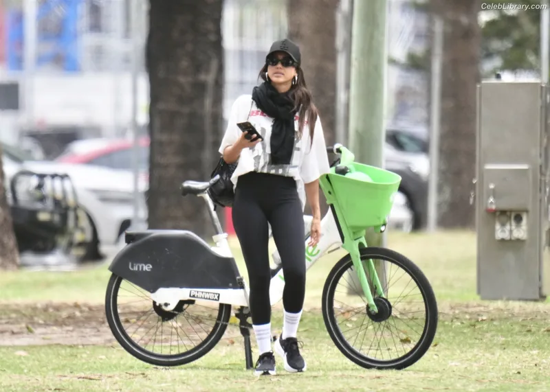 Jessica Alba photo 21 of 1748