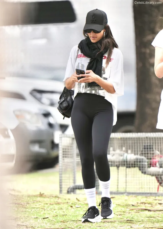 Jessica Alba photo 3 of 1748