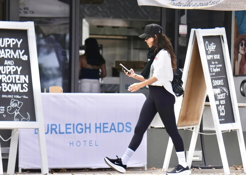 Jessica Alba photo 5 of 1748