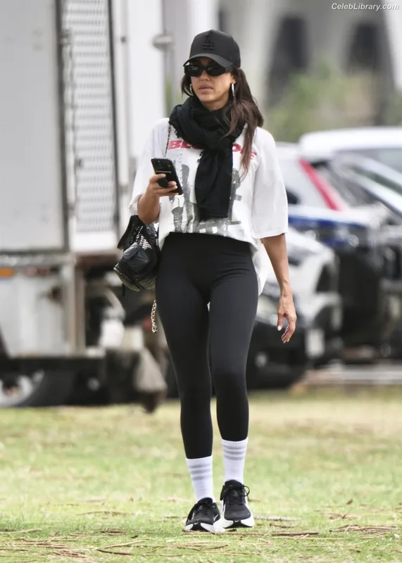Jessica Alba photo 11 of 1748