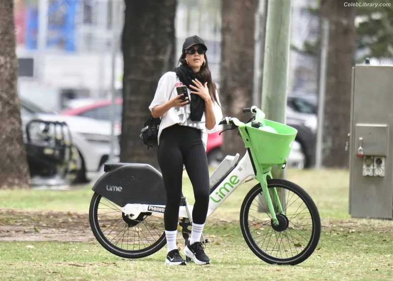 Jessica Alba photo 15 of 1748