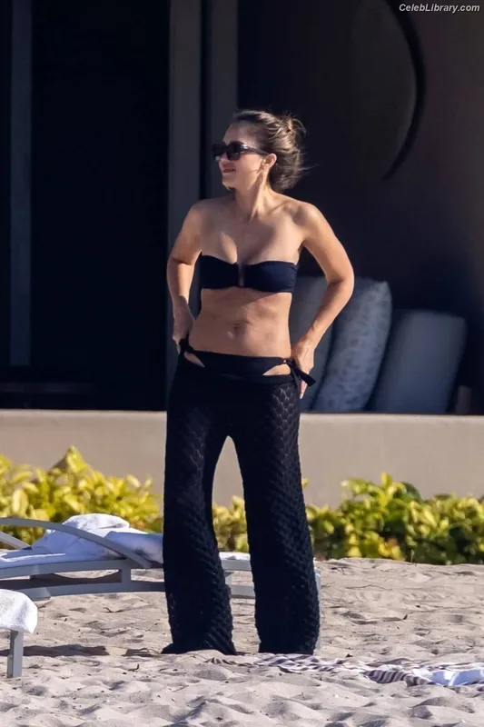 Jessica Alba photo 9 of 1748