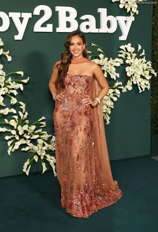 Jessica Alba photo 23 of 1748
