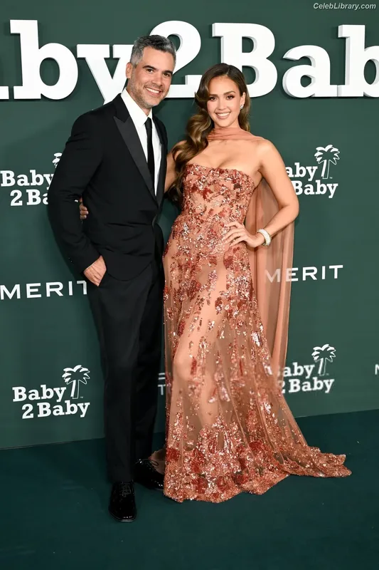 Jessica Alba photo 8 of 1748