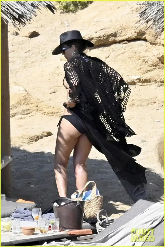 Jessica Alba photo 21 of 1748