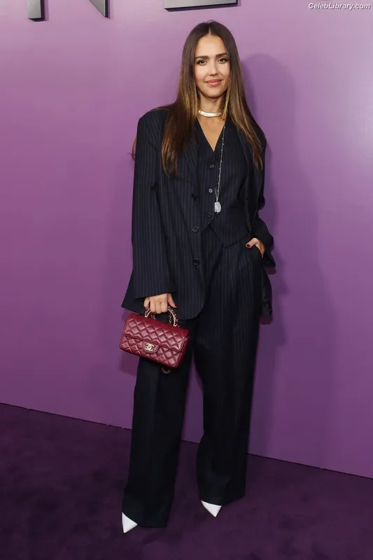 Jessica Alba photo 2 of 1748