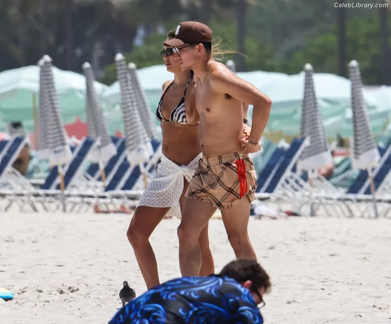 Jessica Alba photo 10 of 1748