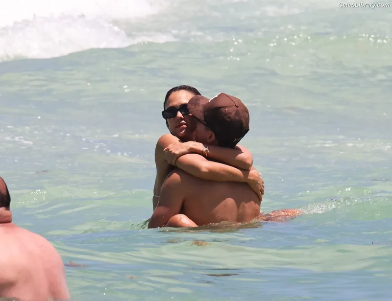 Jessica Alba photo 14 of 1748