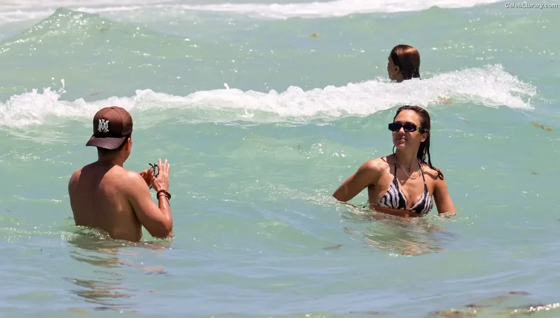 Jessica Alba photo 16 of 1748