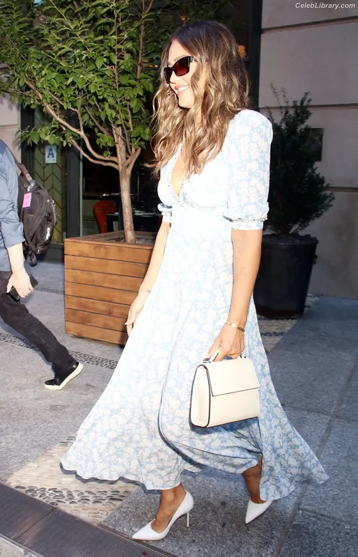 Jessica Alba photo 15 of 1748