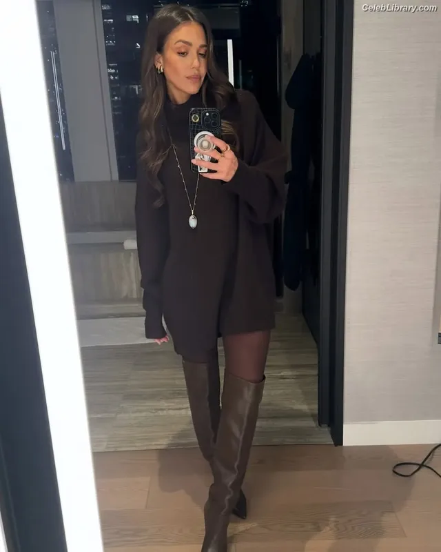 Jessica Alba photo 18 of 1748