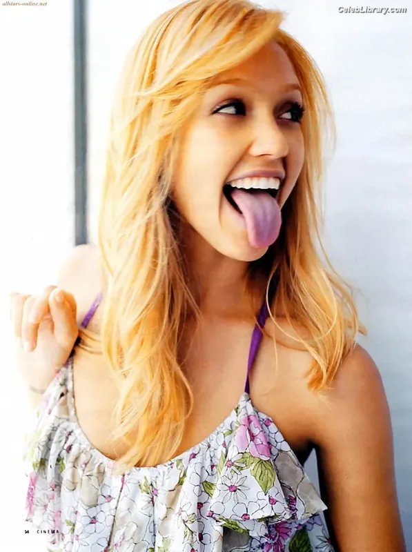 Jessica Alba photo 9 of 1748