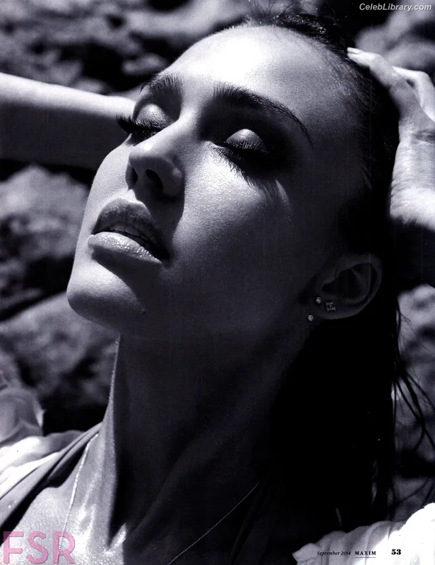 Jessica Alba photo 2 of 1748
