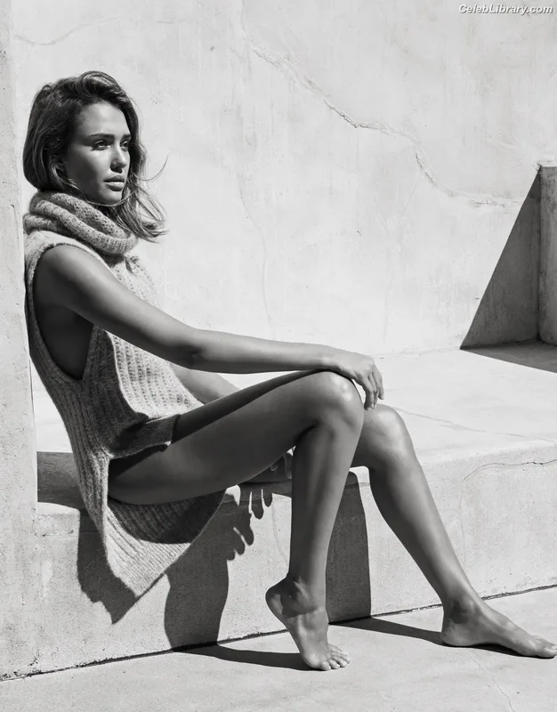 Jessica Alba photo 16 of 1748