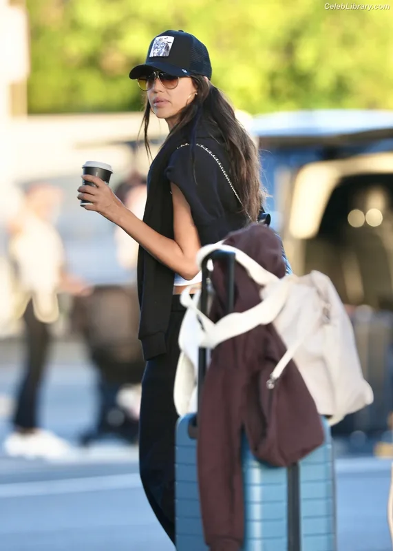 Jessica Alba photo 7 of 1748