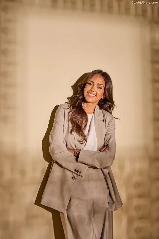 Jessica Alba photo 5 of 1748