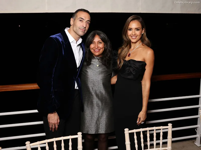 Jessica Alba photo 14 of 1748