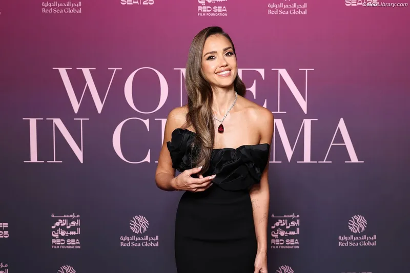 Jessica Alba photo 9 of 1748