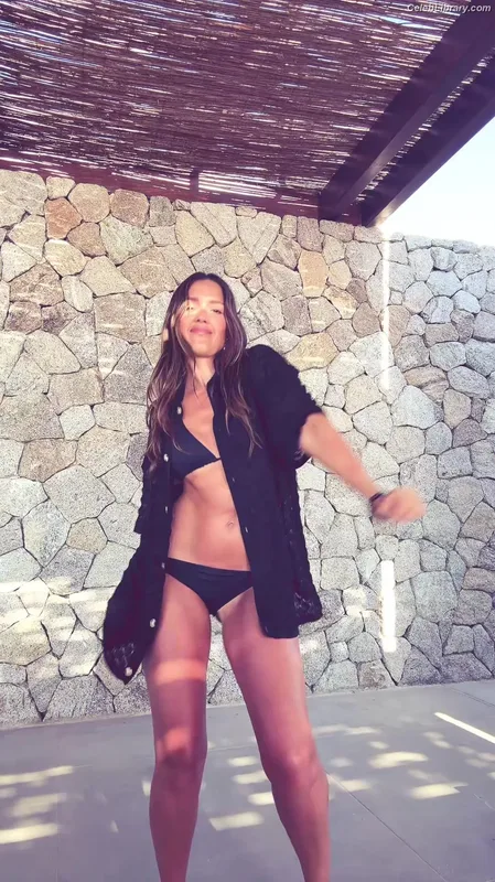 Jessica Alba photo 24 of 1748