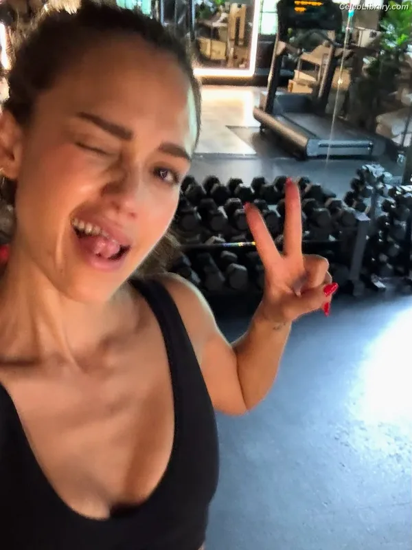 Jessica Alba photo 13 of 1748