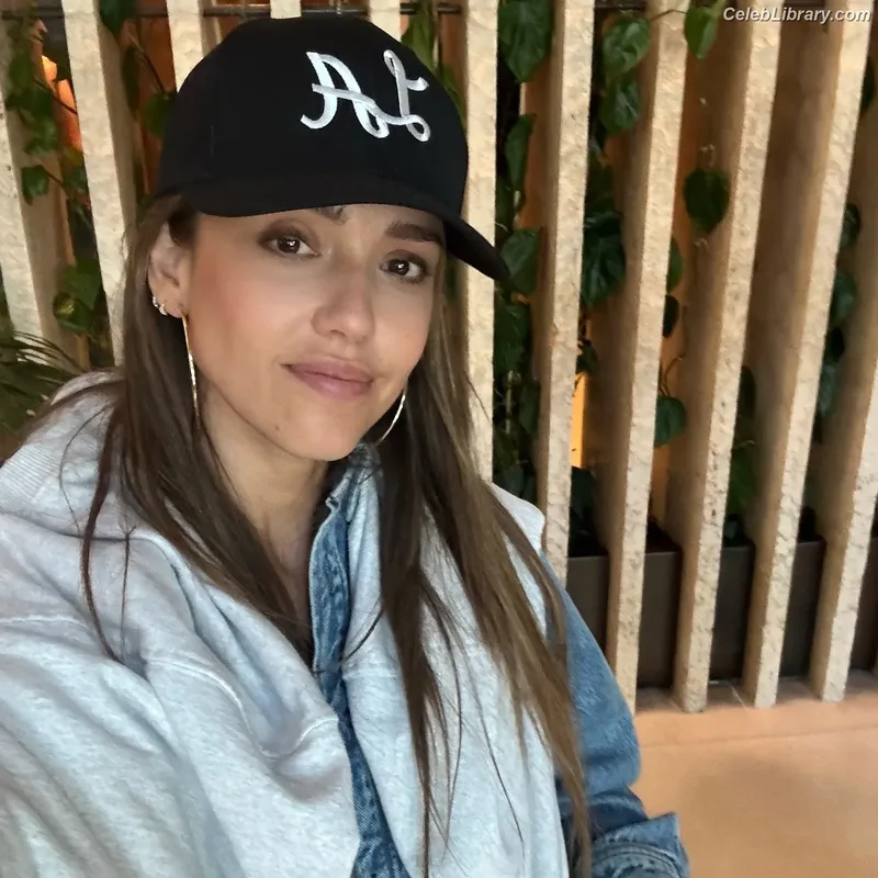 Jessica Alba photo 14 of 1748