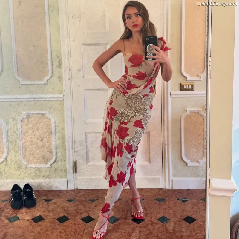Jessica Alba photo 15 of 1748