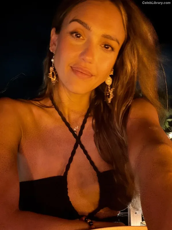 Jessica Alba photo 22 of 1748