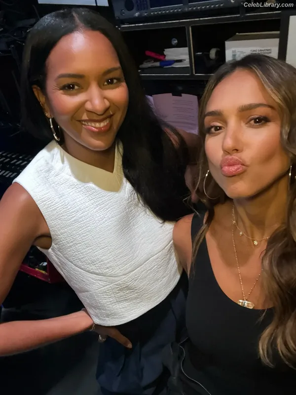 Jessica Alba photo 11 of 1748