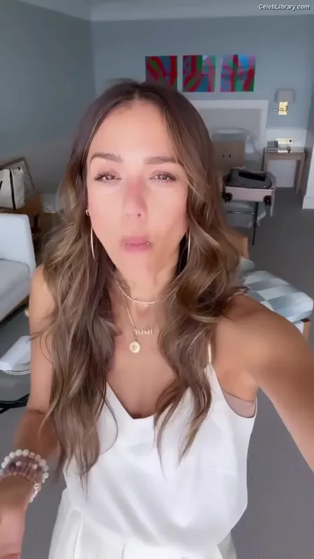 Jessica Alba photo 13 of 1748