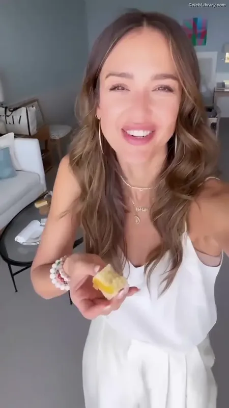 Jessica Alba photo 14 of 1748