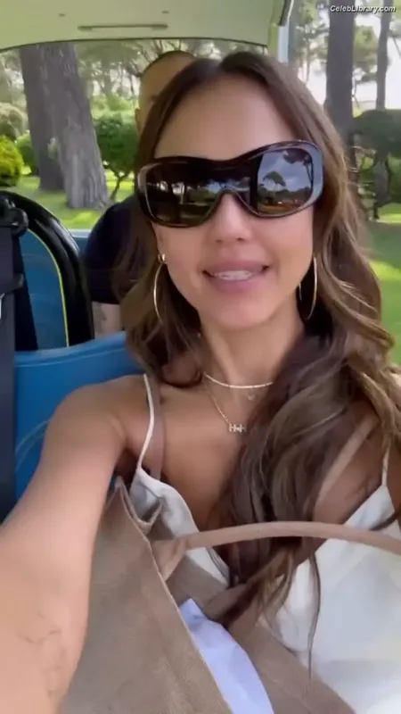 Jessica Alba photo 19 of 1748
