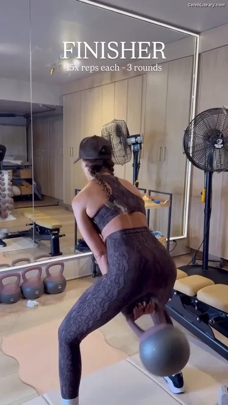 Jessica Alba photo 11 of 1748