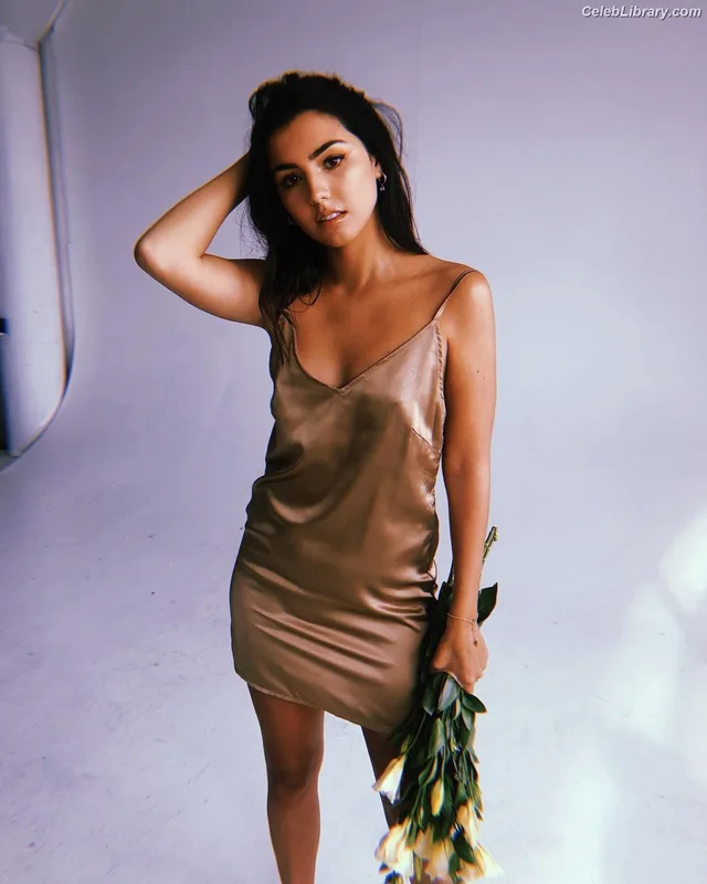 Jessica Andrea photo 2 of 28