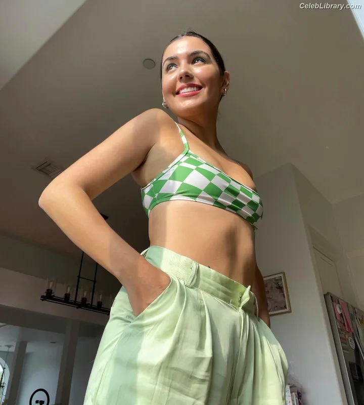 Jessica Andrea photo 4 of 28