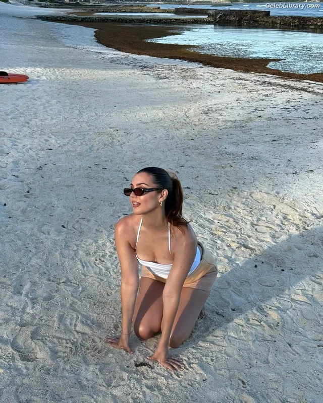 Jessica Andrea photo 9 of 28