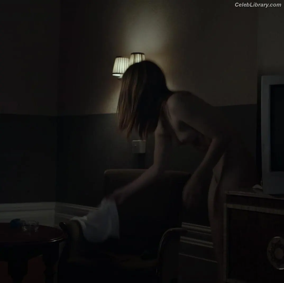 Jessica Barden photo 5 of 52