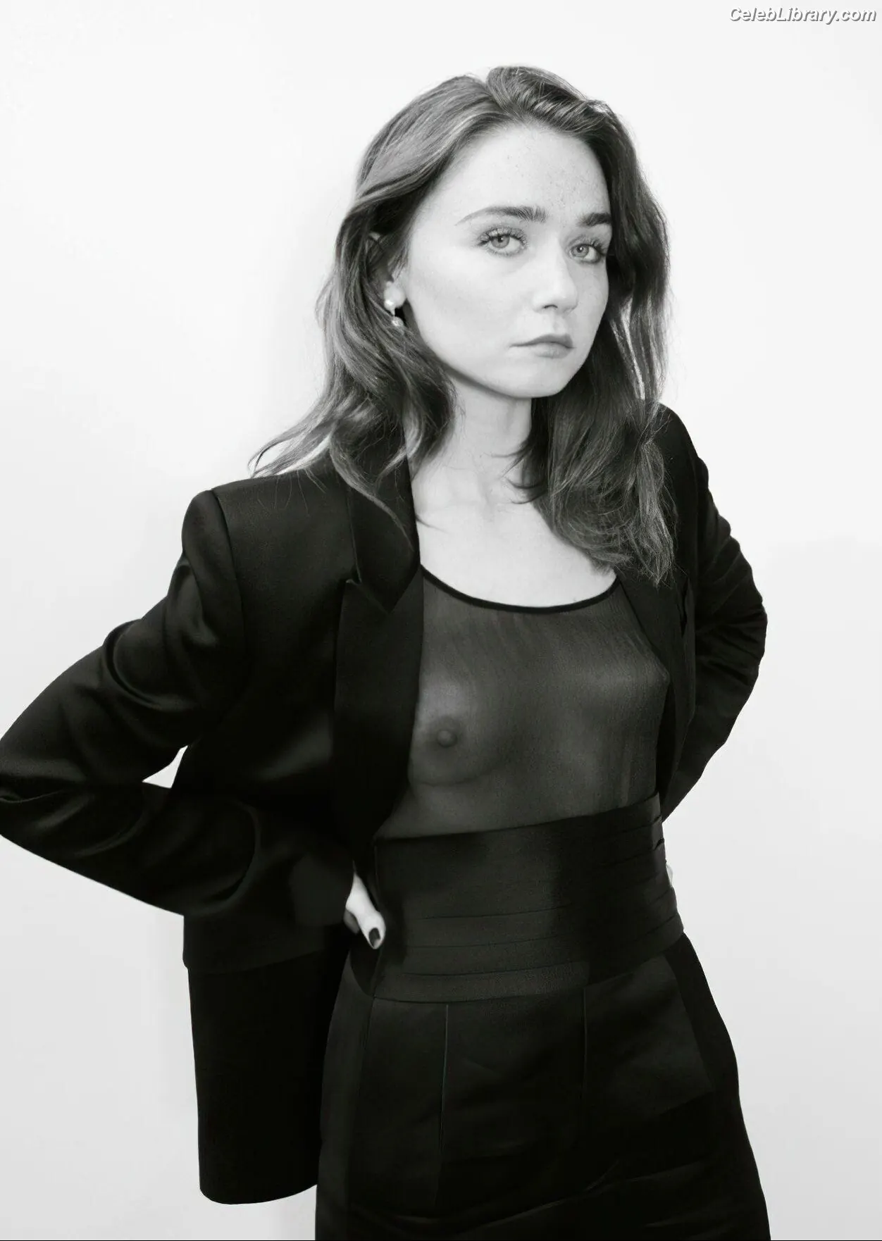 Jessica Barden photo 6 of 52