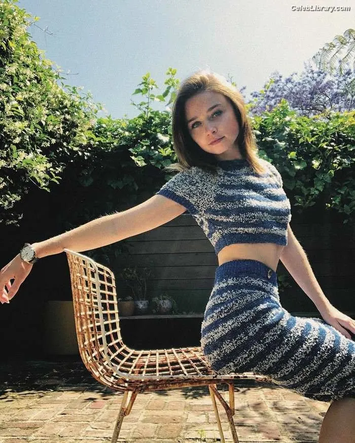 Jessica Barden photo 22 of 52