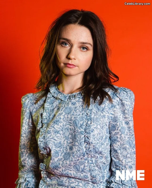 Jessica Barden photo 2 of 45