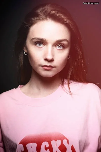 Jessica Barden photo 7 of 45