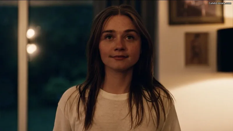Jessica Barden photo 9 of 45