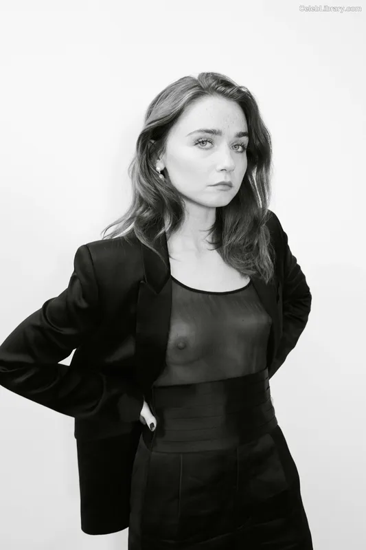 Jessica Barden photo 15 of 45