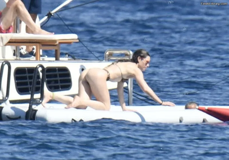 Jessica Biel photo 7 of 516