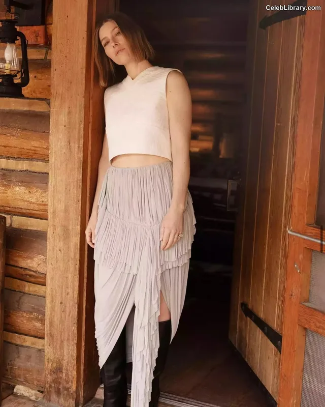 Jessica Biel photo 3 of 516