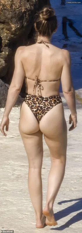 Jessica Biel photo 20 of 516