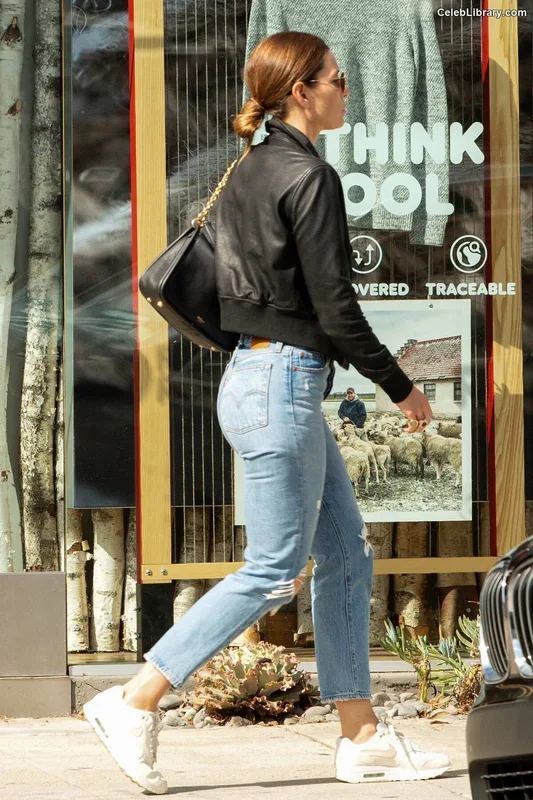 Jessica Biel photo 11 of 516
