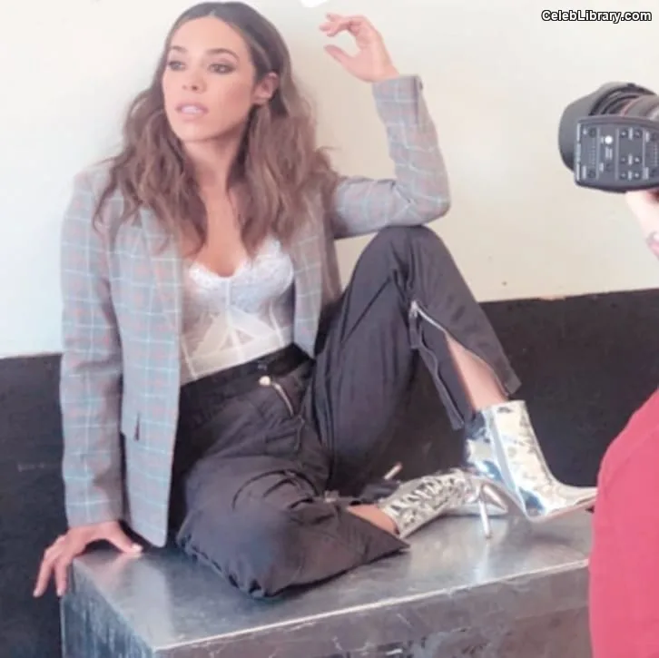 Jessica Camacho photo 8 of 40